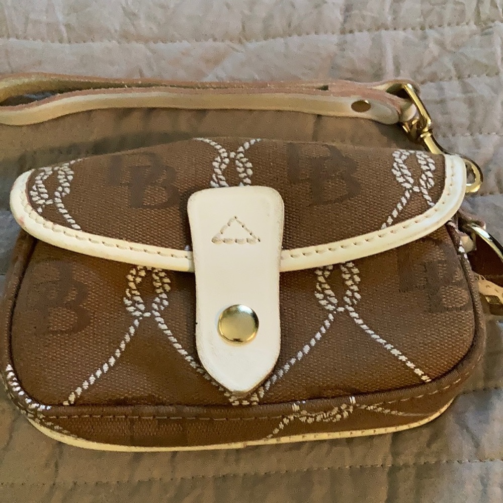 Dooney & Bourke natical camvas wristlist